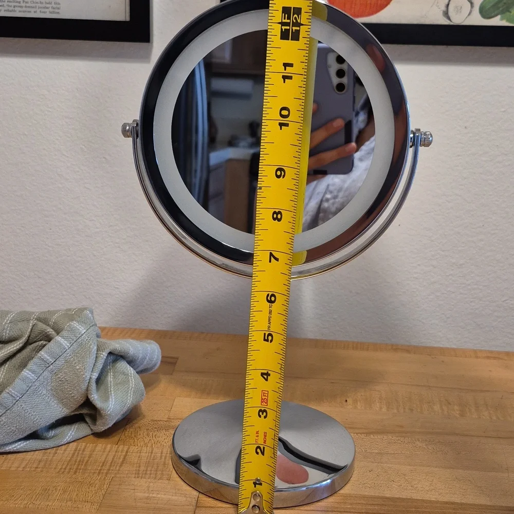 Double Sided Round Flip Stanup Magnifying Mirror